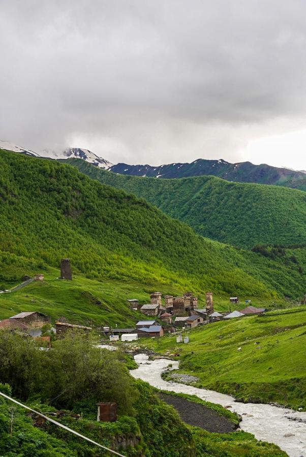 Bori'S Guesthouse Ušguli Exteriér fotografie