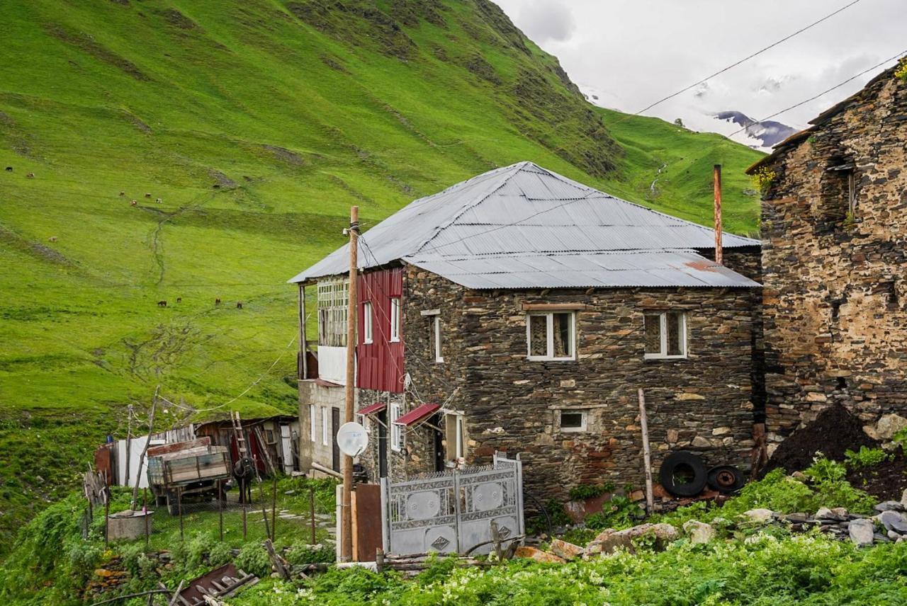 Bori'S Guesthouse Ušguli Exteriér fotografie